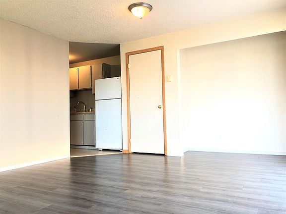4th image of 1443 E 32nd St APT A