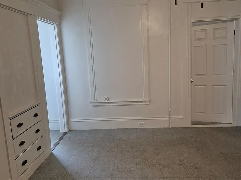 453 Maple St — Photo 1