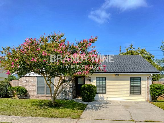 2nd image of 616 Pembridge Dr W