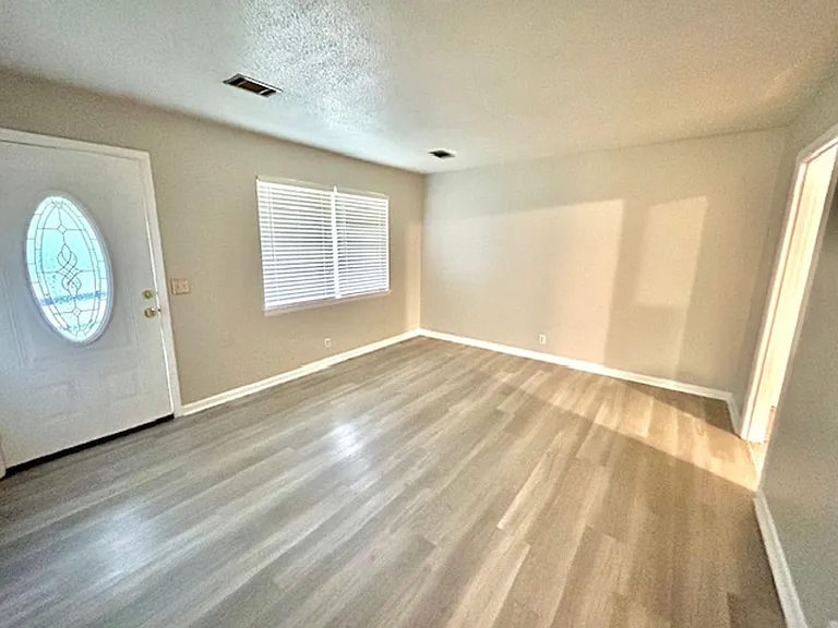 3305 E Tucker Dr NW — Photo 4
