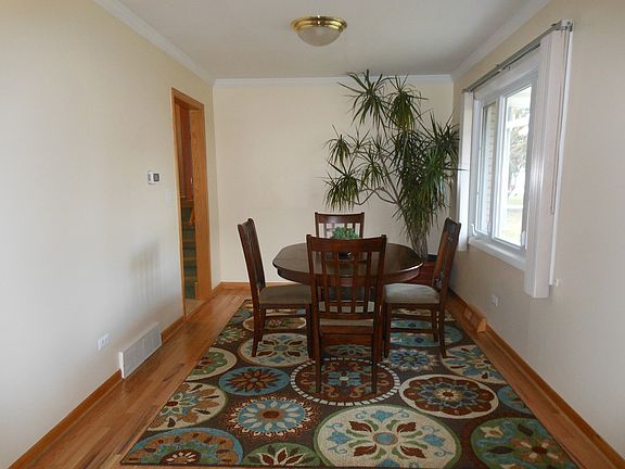 4th image of 516 Meadow Ave