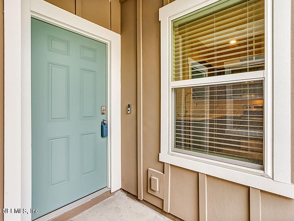 3rd image of 832 OBSERVATORY Parkway