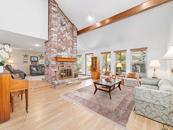 4th image of 12511 Meadow Lake Dr