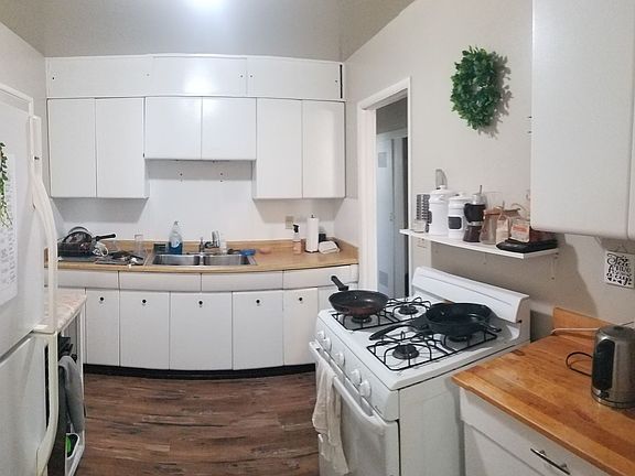 3rd image of 399 Jeffrey Dr