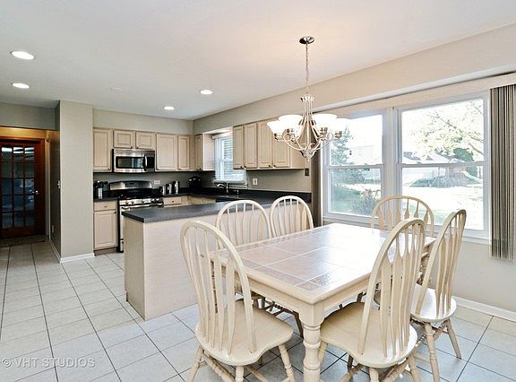 3rd image of 1203 Sussex Ln