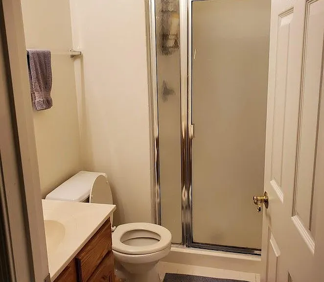 Family room Bath