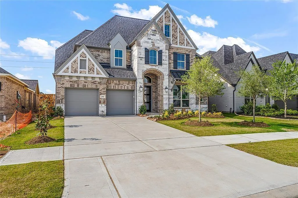 4 bed, 3.5 bath, 3517 sqft, $3,800 — Photo 2