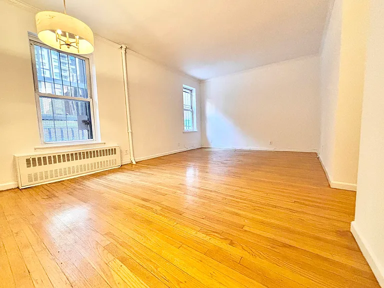 304 E 86th St #2B — Photo 2