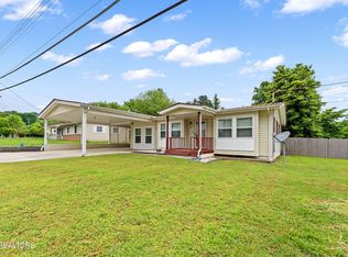 646 W Outer Dr, Oak Ridge, TN 37830