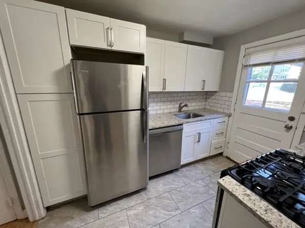 83 Middle Tpke W #A1, Manchester, CT 06042