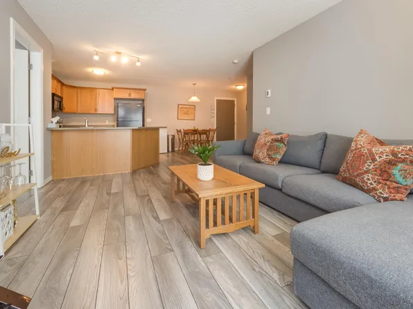 4403 23rd St NW #213, Edmonton, AB T6T 0E4