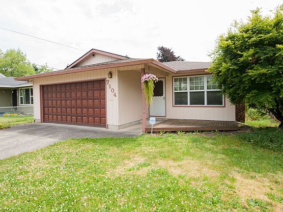 7104 SE Center-2