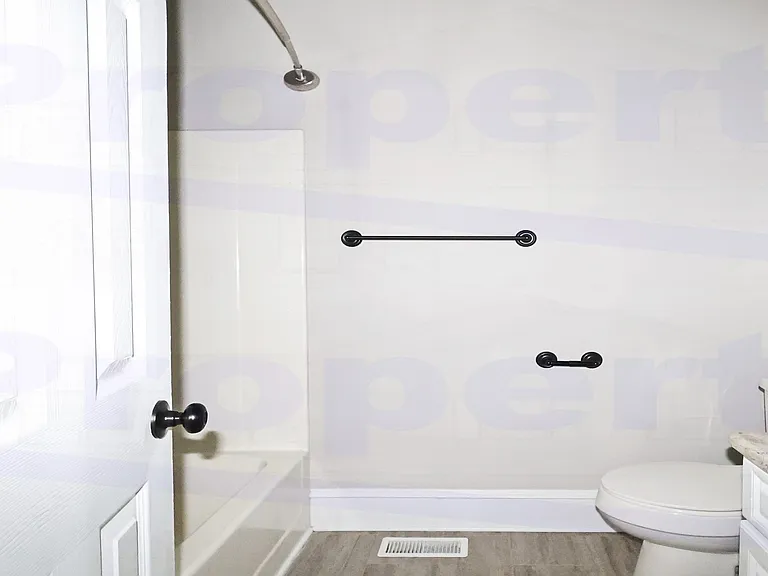 126 Linda St #A — Photo 16