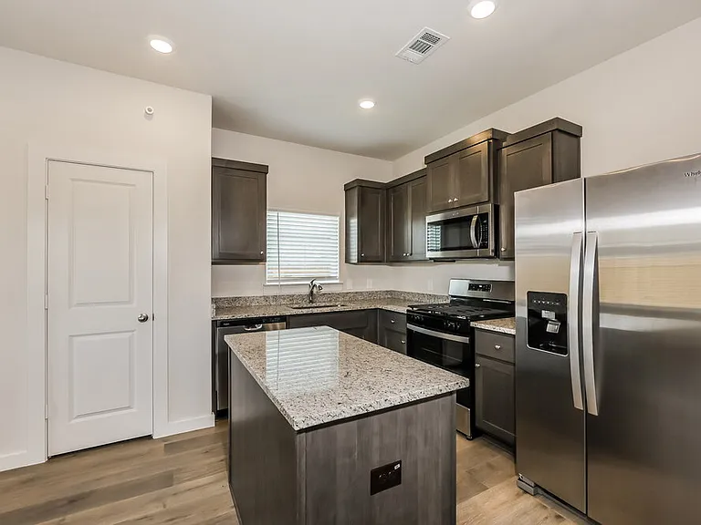 309 Julian Davis Dr — Photo 6