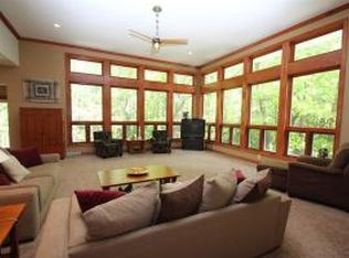 N10W31711 Phyllis Pkwy, Delafield, WI 53018