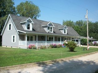 71270 Lagoon Ave, Sturgis, MI 49091