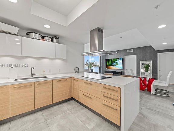 5th image of 17111 Biscayne Blvd #503