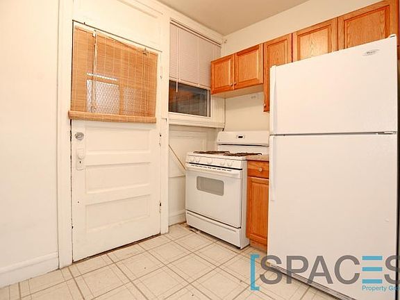 3rd image of 4216 N Clark St #4226C3