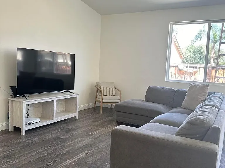 326 Salvador Ave — Photo 5