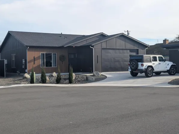 2555 Avery Ct, Fortuna, CA 95540