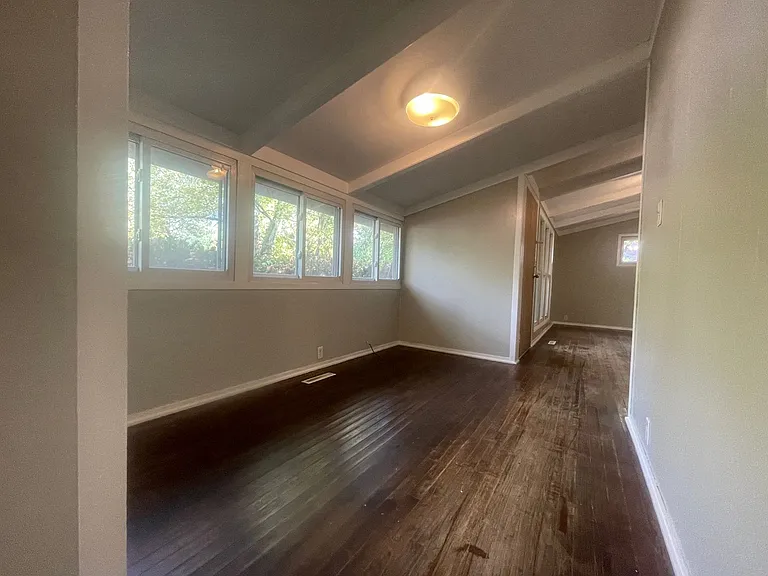 212 S Emerald Ln — Photo 11
