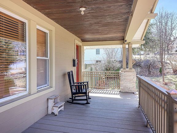 2nd image of 405 Singer Ave
