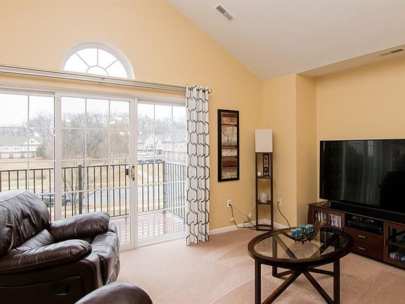 5th image of 3322 Primrose Ln