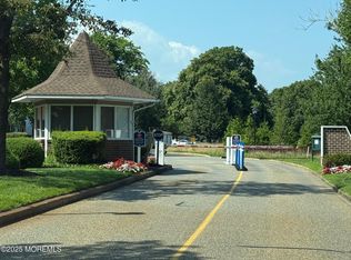 16 Pine Dr, Spring Lake, NJ 07762