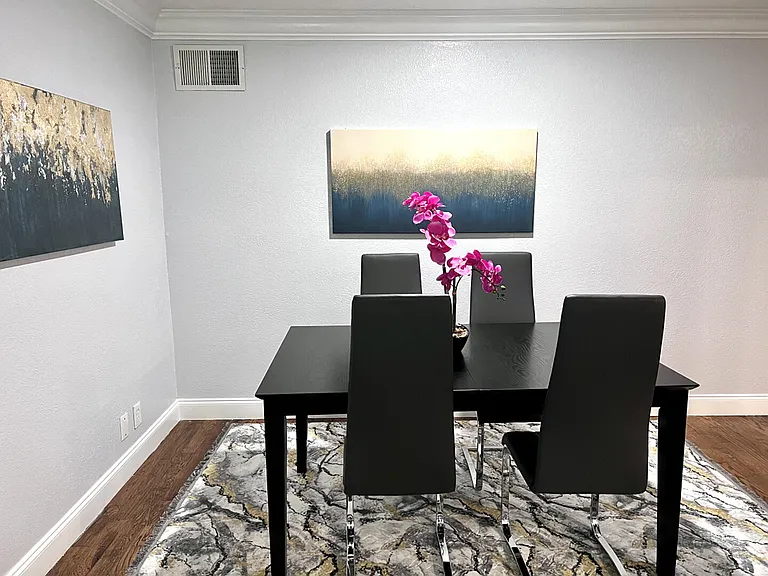 E Avenue J — Photo 10