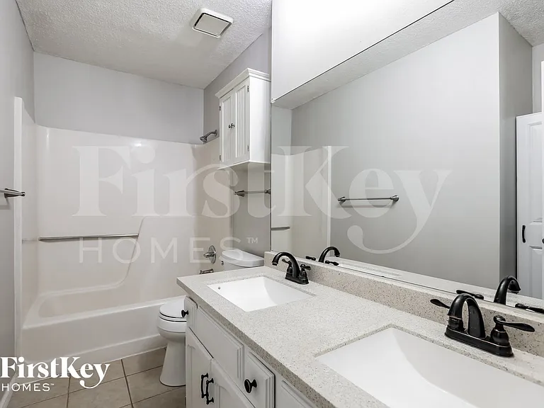 7119 N Shannon Ave — Photo 8