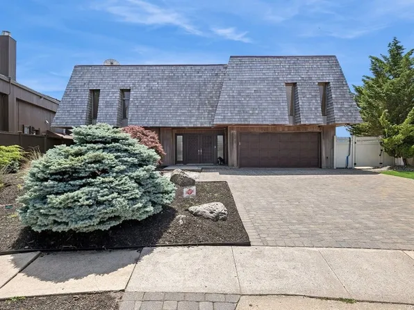 2594 Norton Place, Bellmore, NY 11710