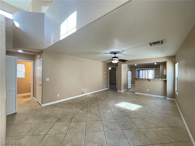 817 Purdy Lodge St — Photo 2