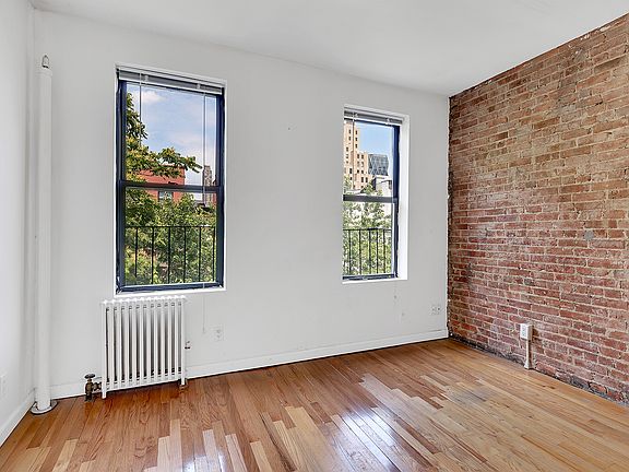 3rd image of 449 W 48th St APT 5E