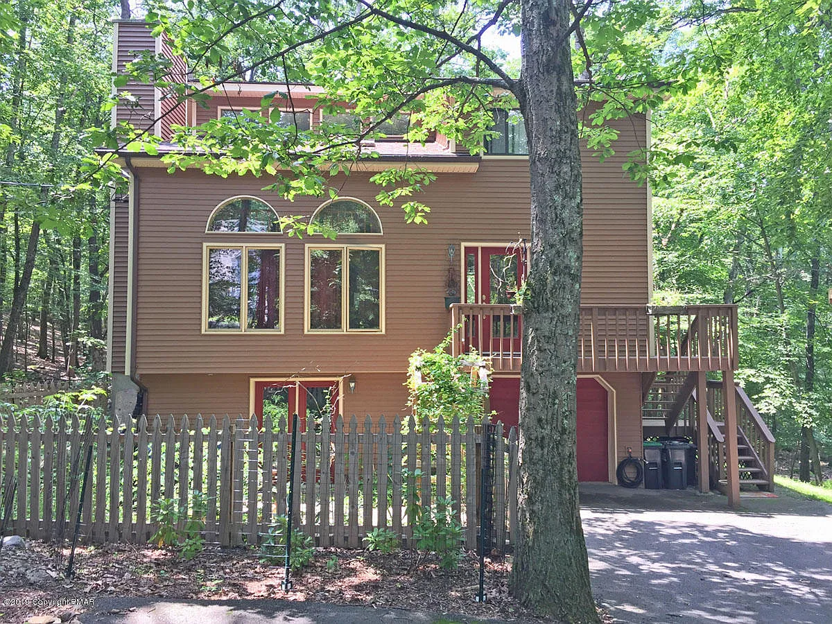 1614 Academy Dr photo 1
