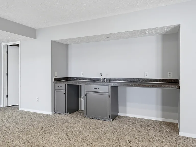 8886 Stonepoint Ct — Photo 39