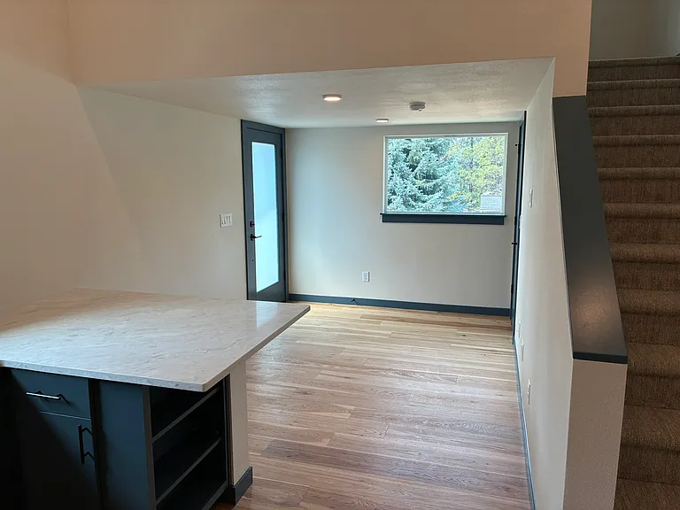 910 NE Norton Ave #2 — Photo 2