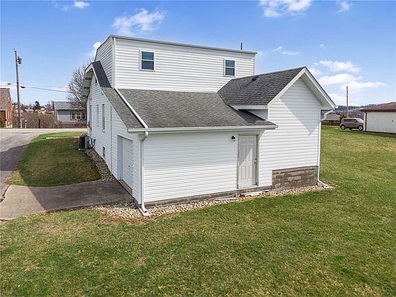 3rd image of 363 Oak Spring Rd