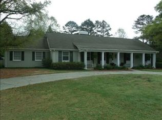 303 Hunting Rd, Greenwood, SC 29646