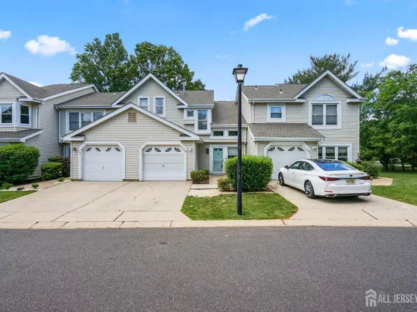 105 Lloyd Ct, East Brunswick, NJ 08816