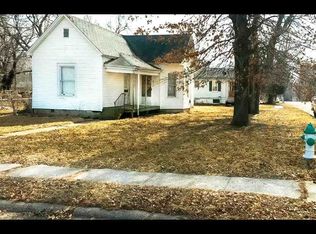 306 E Lacy St, Marshall, MO 65340