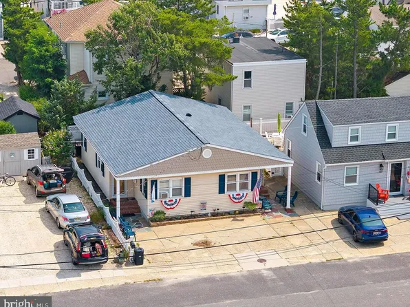 131-133 E Delaware Ave, Brant Beach, NJ 08008