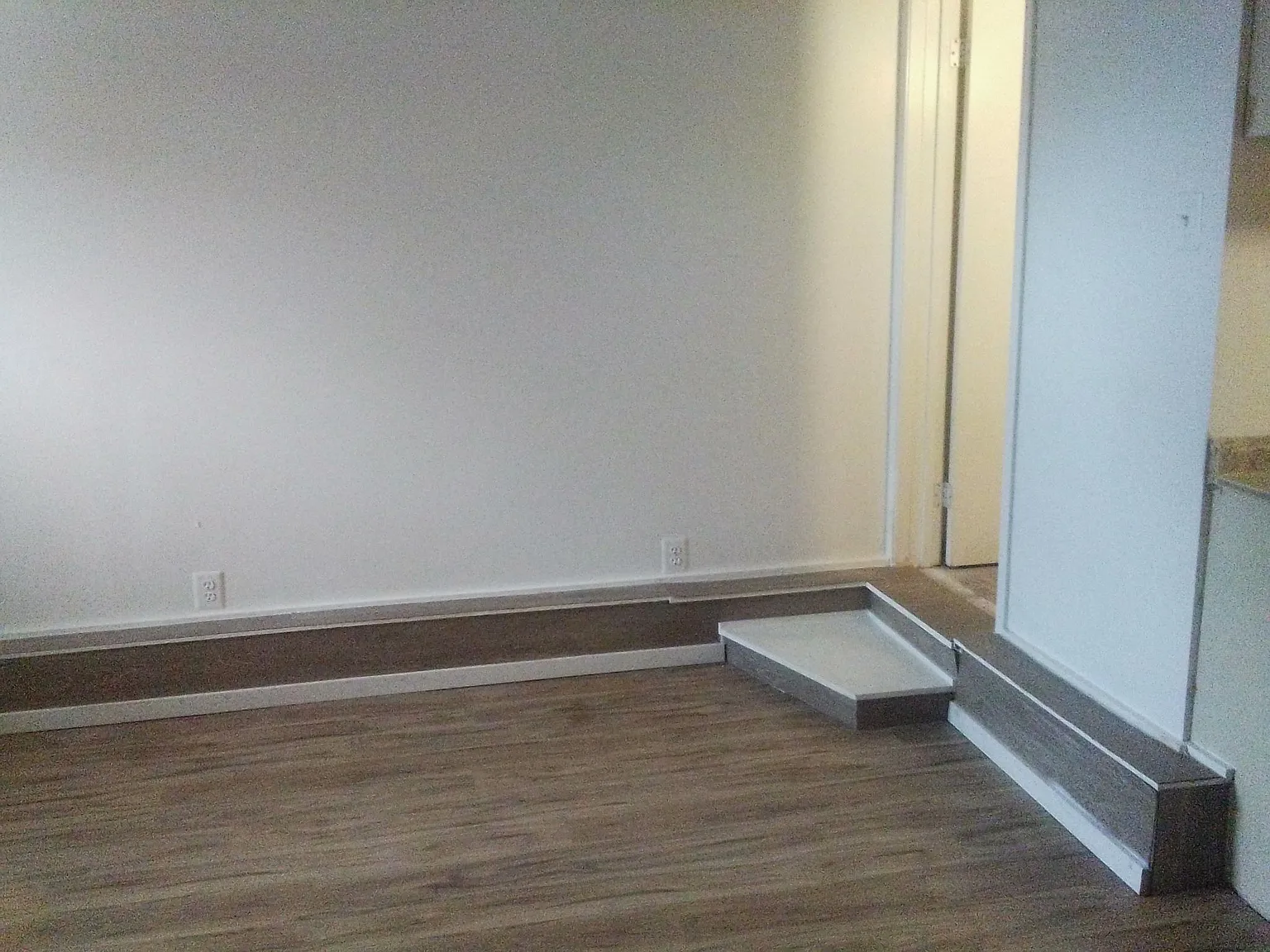2 bed, 530 sqft, $2,200 — Photo 3