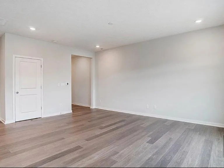 1493 Jarry Ave — Photo 1