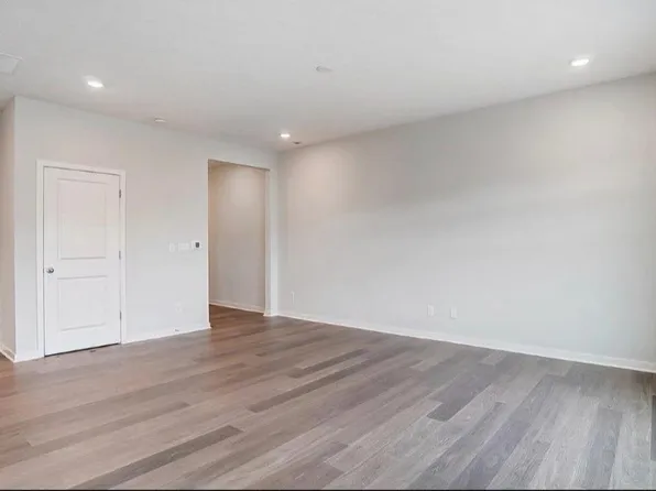 1493 Jarry Ave, Columbus, OH 43228