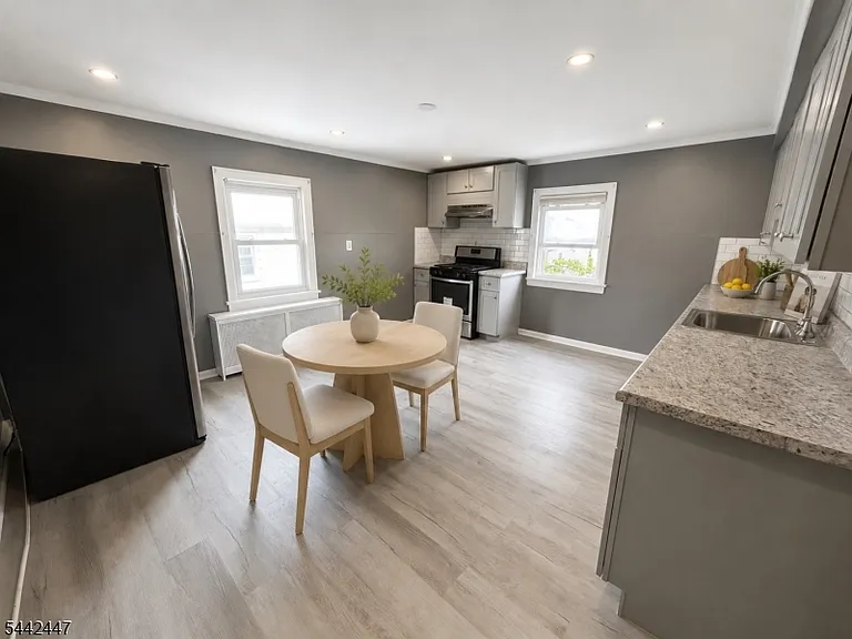 310 Concord Ave #2 — Photo 3