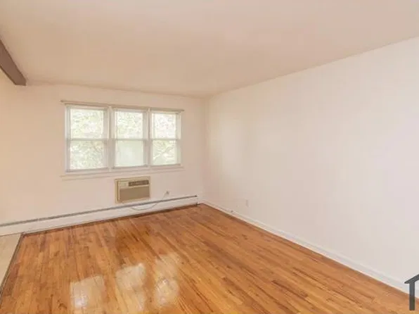 926 Vincent Ave, Bronx, NY 10465