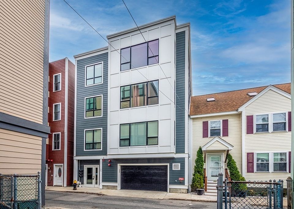 1st image of 165-167 Bowen St #3