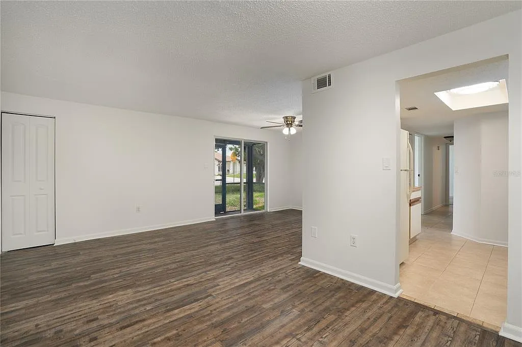 2 bed, 2.0 bath, 960 sqft, $1,400 — Photo 4