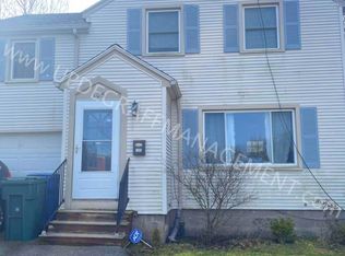 105 Shelbourne Rd, Rochester, NY 14620