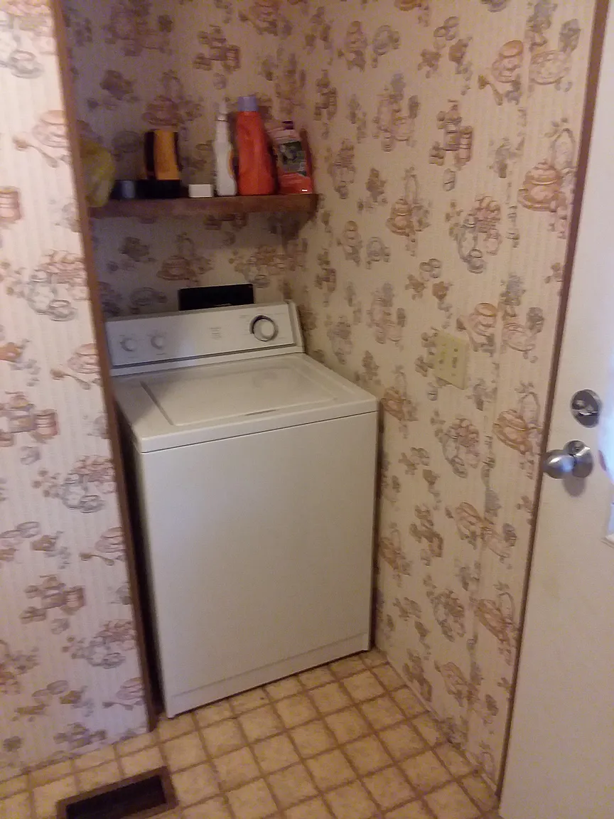 1821 East St photo 1